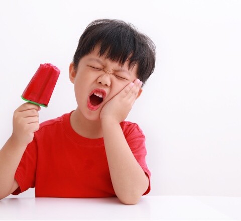 Mal di denti nei bambini: come calmarlo